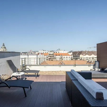 Panoramic Penthouse With Rooftop Terrace & Parking For 2 Cars *
