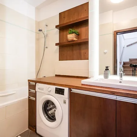 Panoramic Penthouse With Rooftop Terrace & Parking For 2 Cars Appartamento