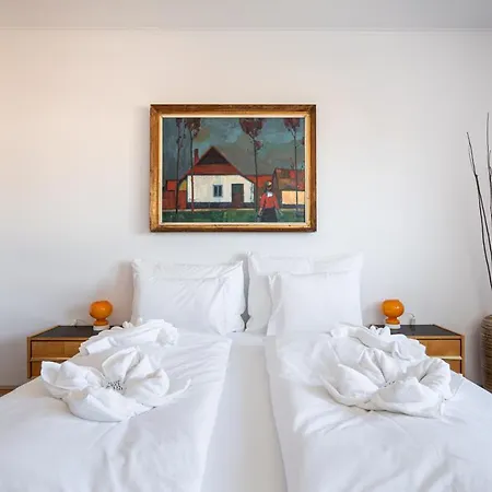 Panoramic Penthouse With Rooftop Terrace & Parking For 2 Cars *