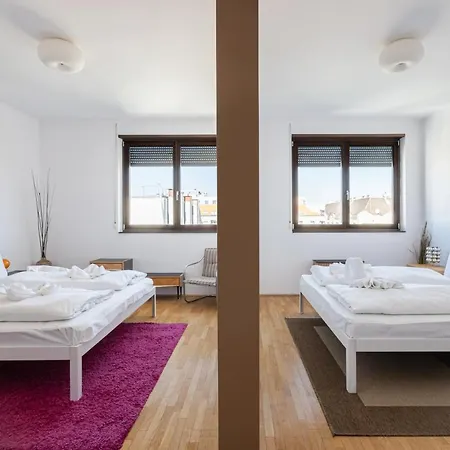 Panoramic Penthouse With Rooftop Terrace & Parking For 2 Cars Lägenhet *