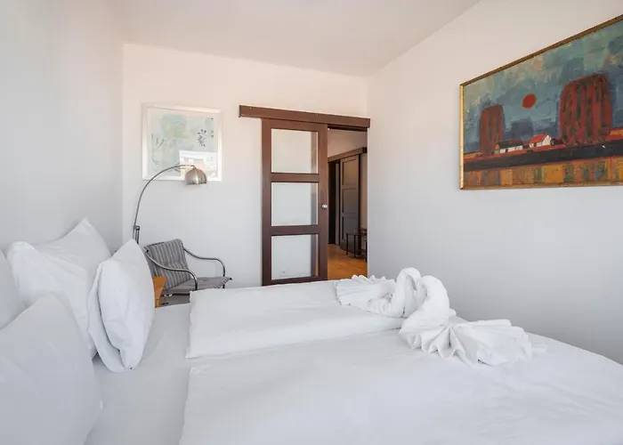 Panoramic Penthouse With Rooftop Terrace & Parking For 2 Cars 아파트 부다페스트