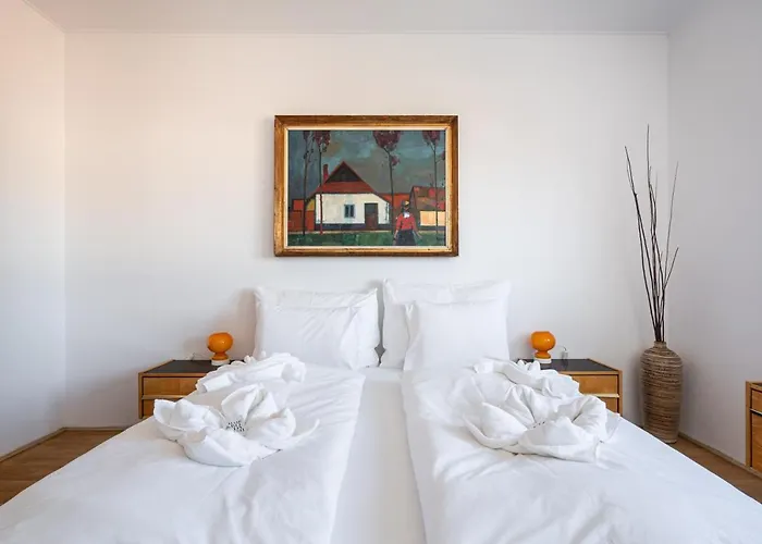 Panoramic Penthouse With Rooftop Terrace & Parking For 2 Cars *