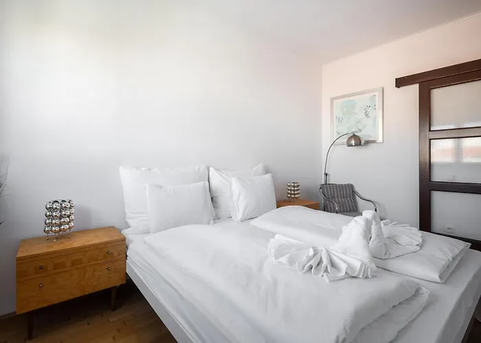 아파트 Panoramic Penthouse With Rooftop Terrace & Parking For 2 Cars *