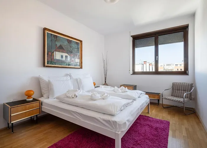Panoramic Penthouse With Rooftop Terrace & Parking For 2 Cars