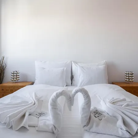 Panoramic Penthouse With Rooftop Terrace & Parking For 2 Cars Apartament Budapeszt